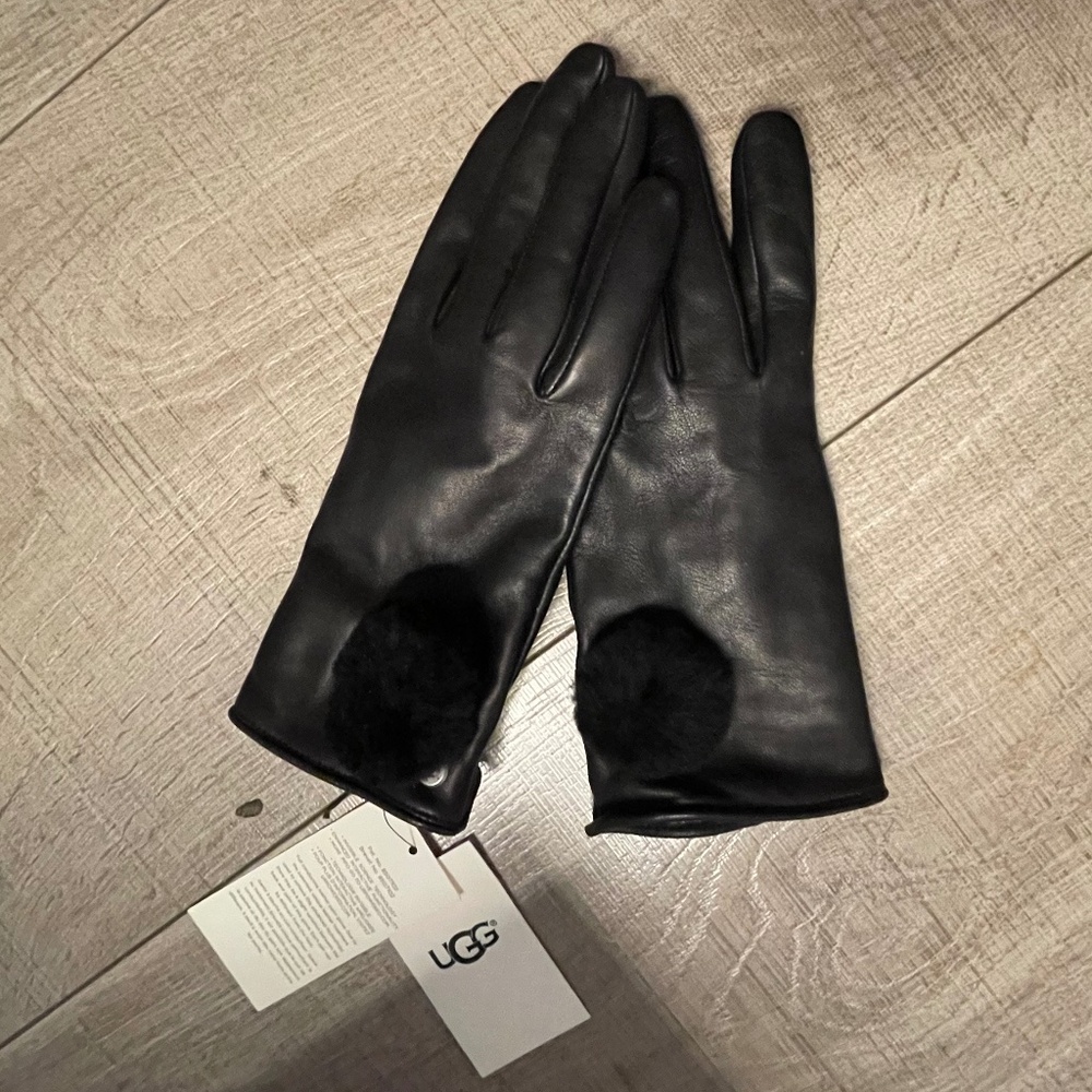 UGG Shearling Pom Pom Leather Gloves in Black: Size Large
